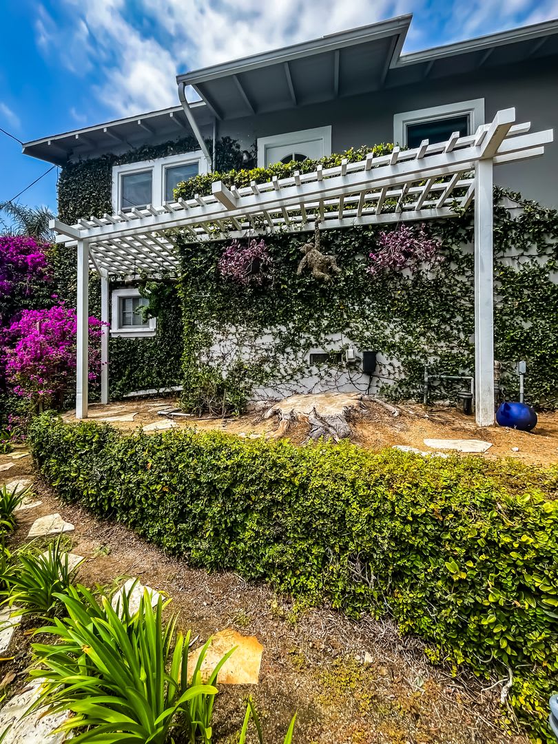 *OPEN HOUSE Sun 8/30 1pm-2pm* Unbelievable Stand-Alone 2-Bedroom House in Prime West Hollywood Hills – photo 4