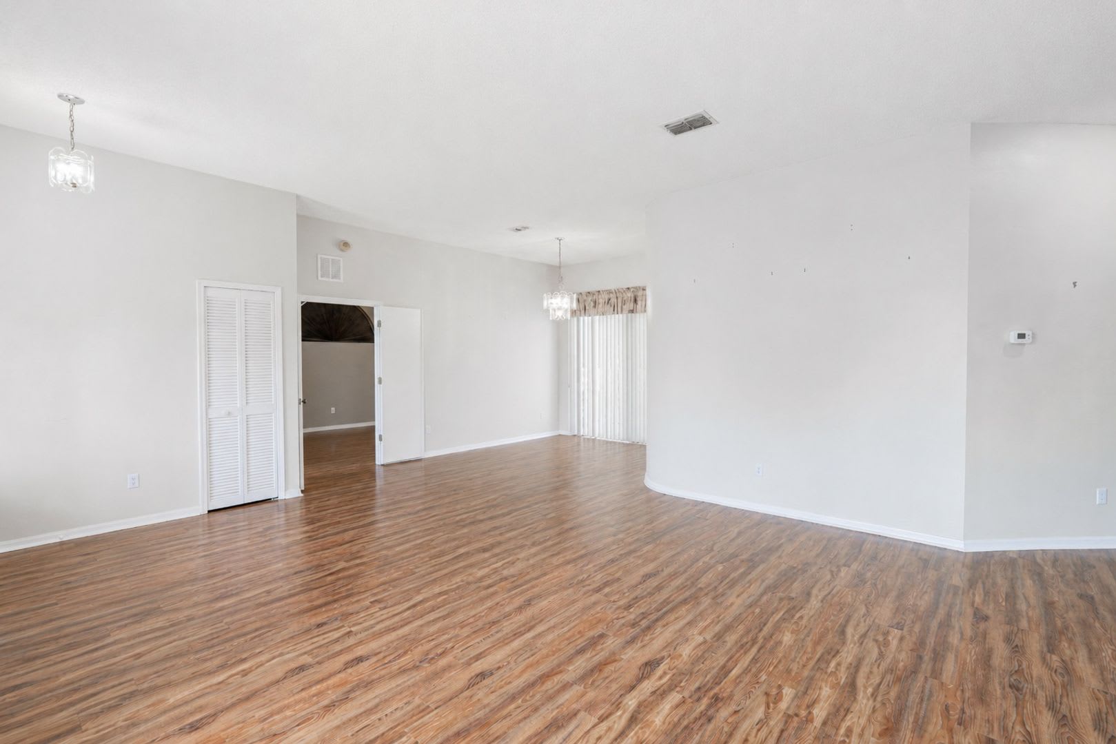 Spacious 4-Bedroom Home in Desirable Riverview Location with Excellent Schools – photo 5