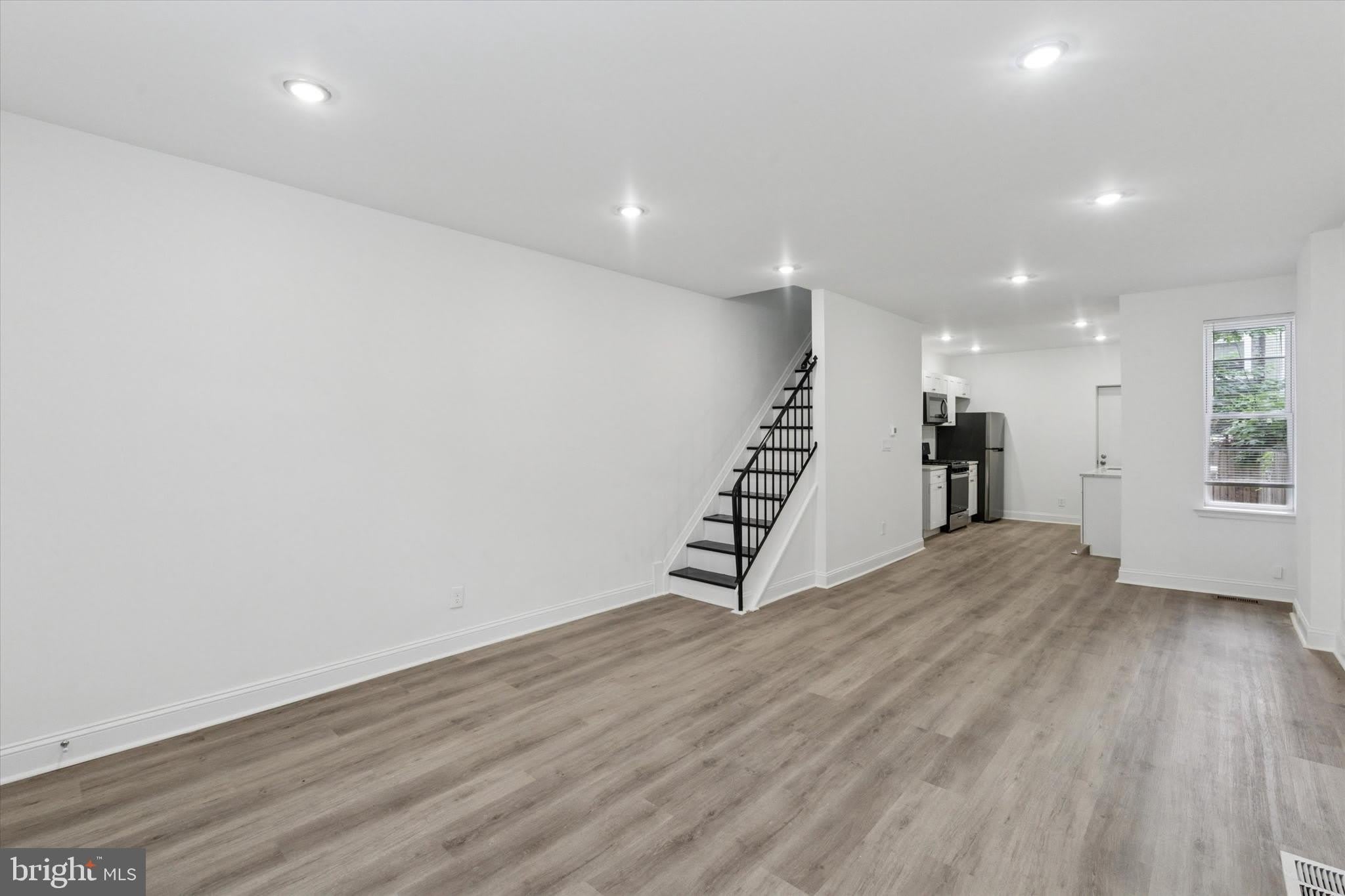 1761 N NEWKIRK Street – photo 2
