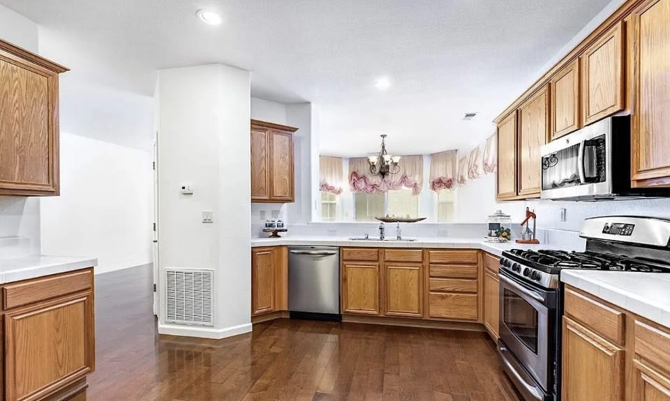 1832 Resistol Drive – photo 5