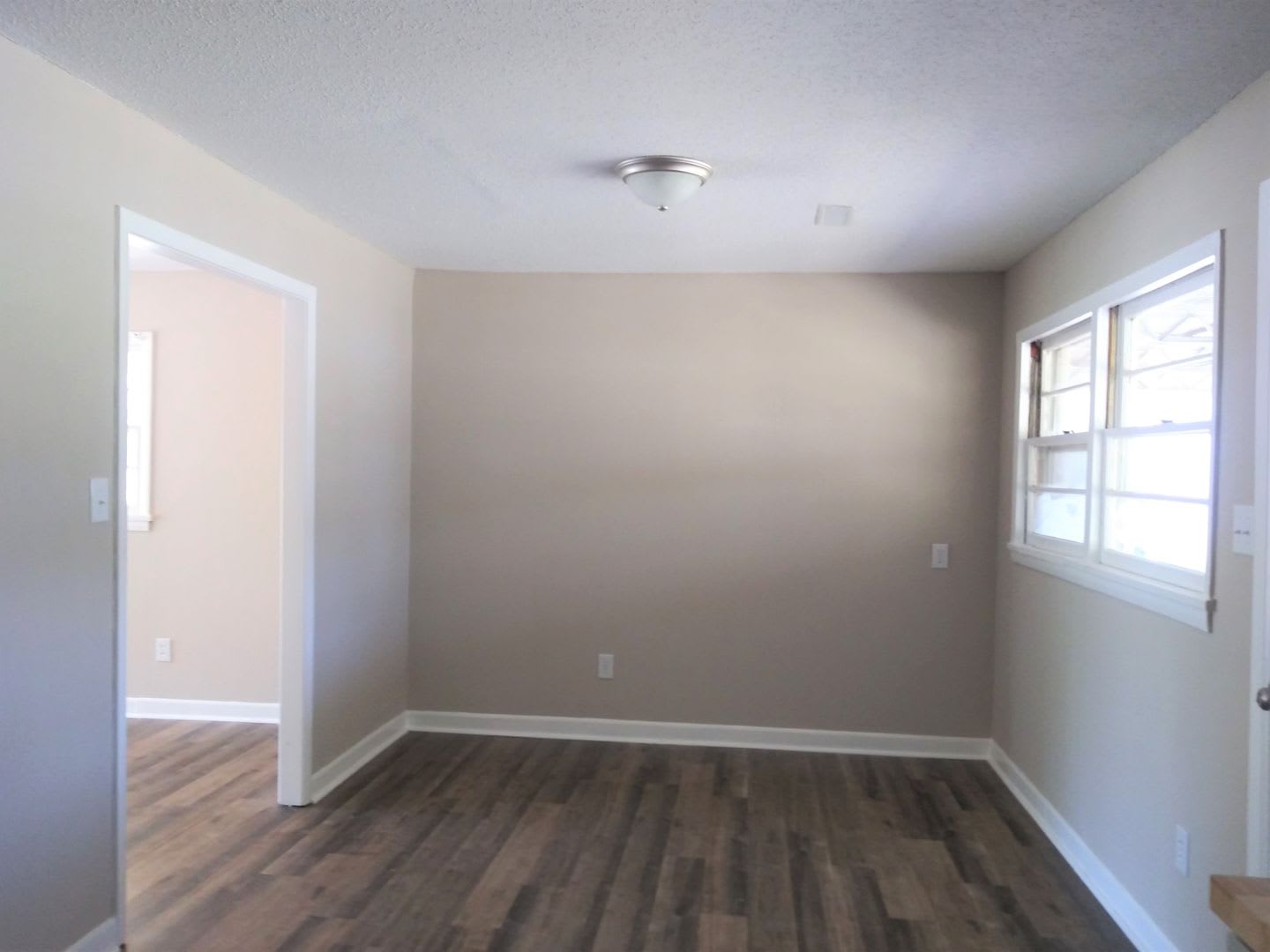 Lovely 3 1 5 Available Now – photo 4