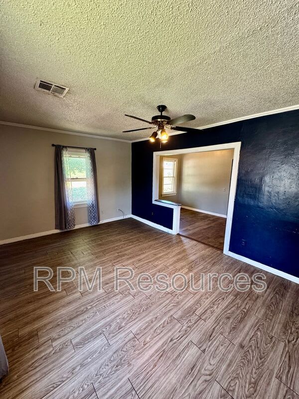 2943 W. Pioneer Avenue – photo 5