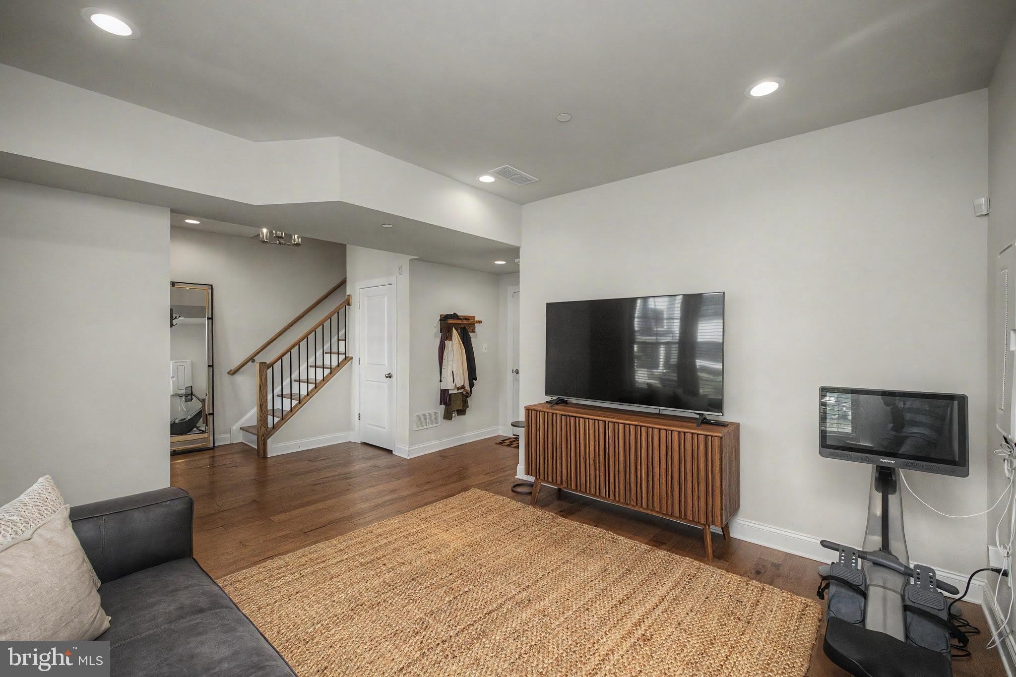 300 SQUIRE Drive – photo 5