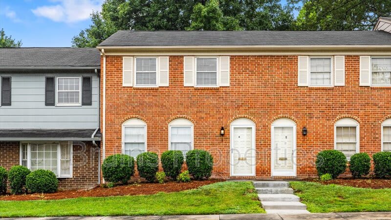 1825 Johnson Street – photo 2