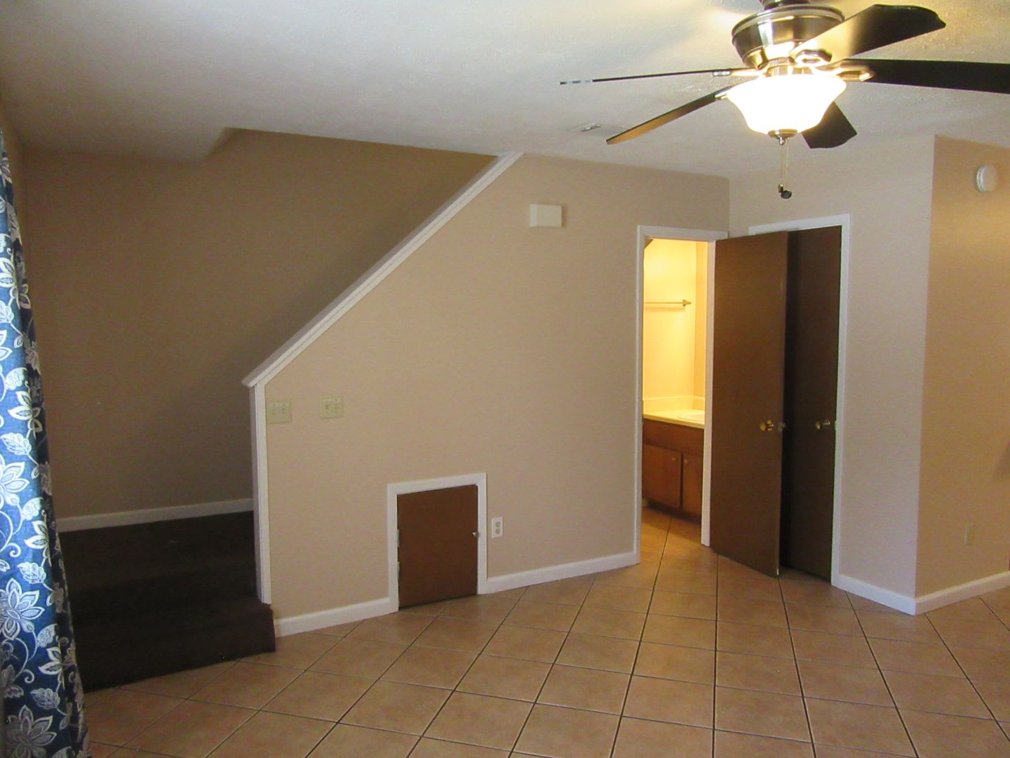 802 West St. – photo 4