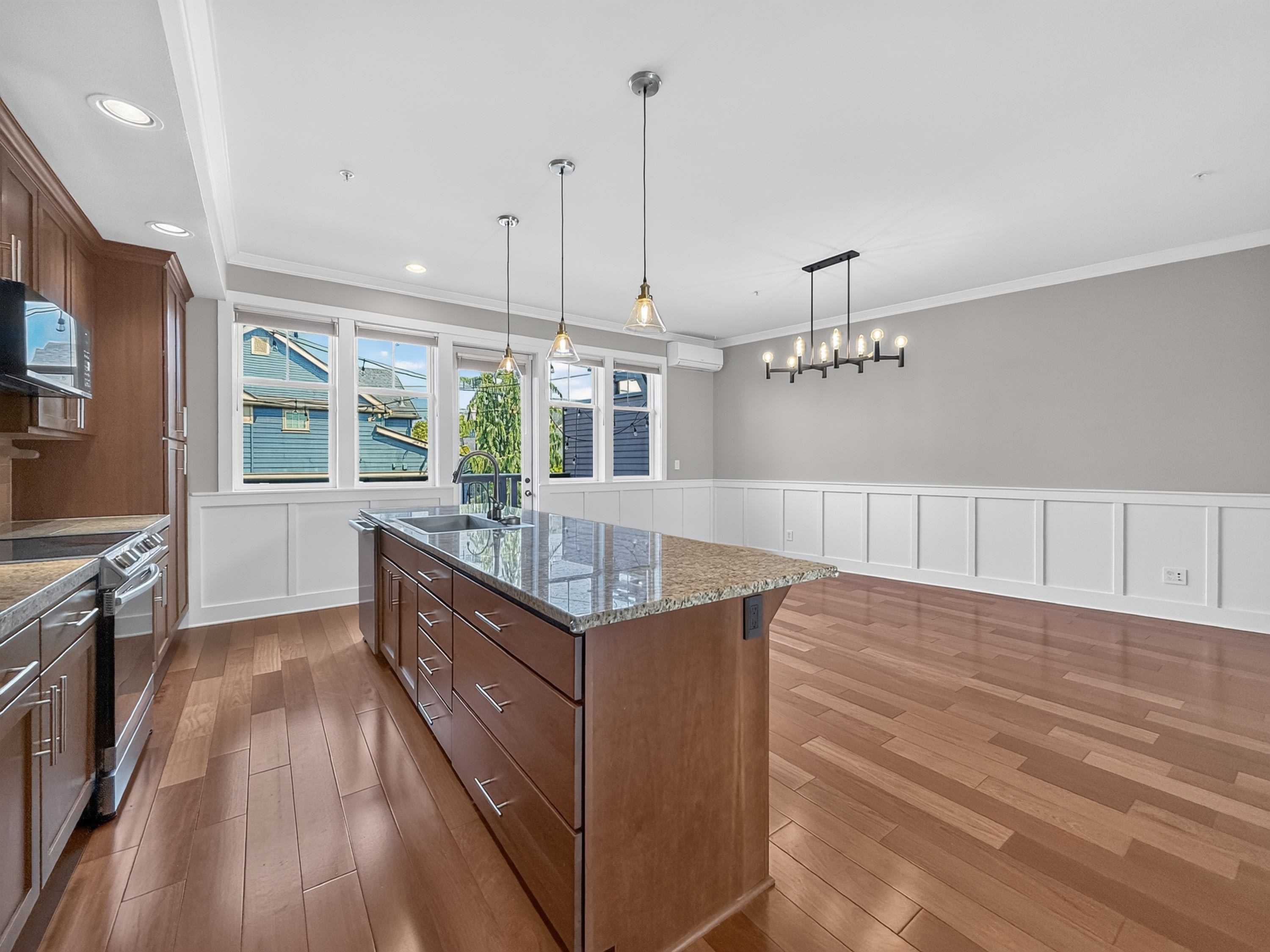 1078 NE High St – photo 4