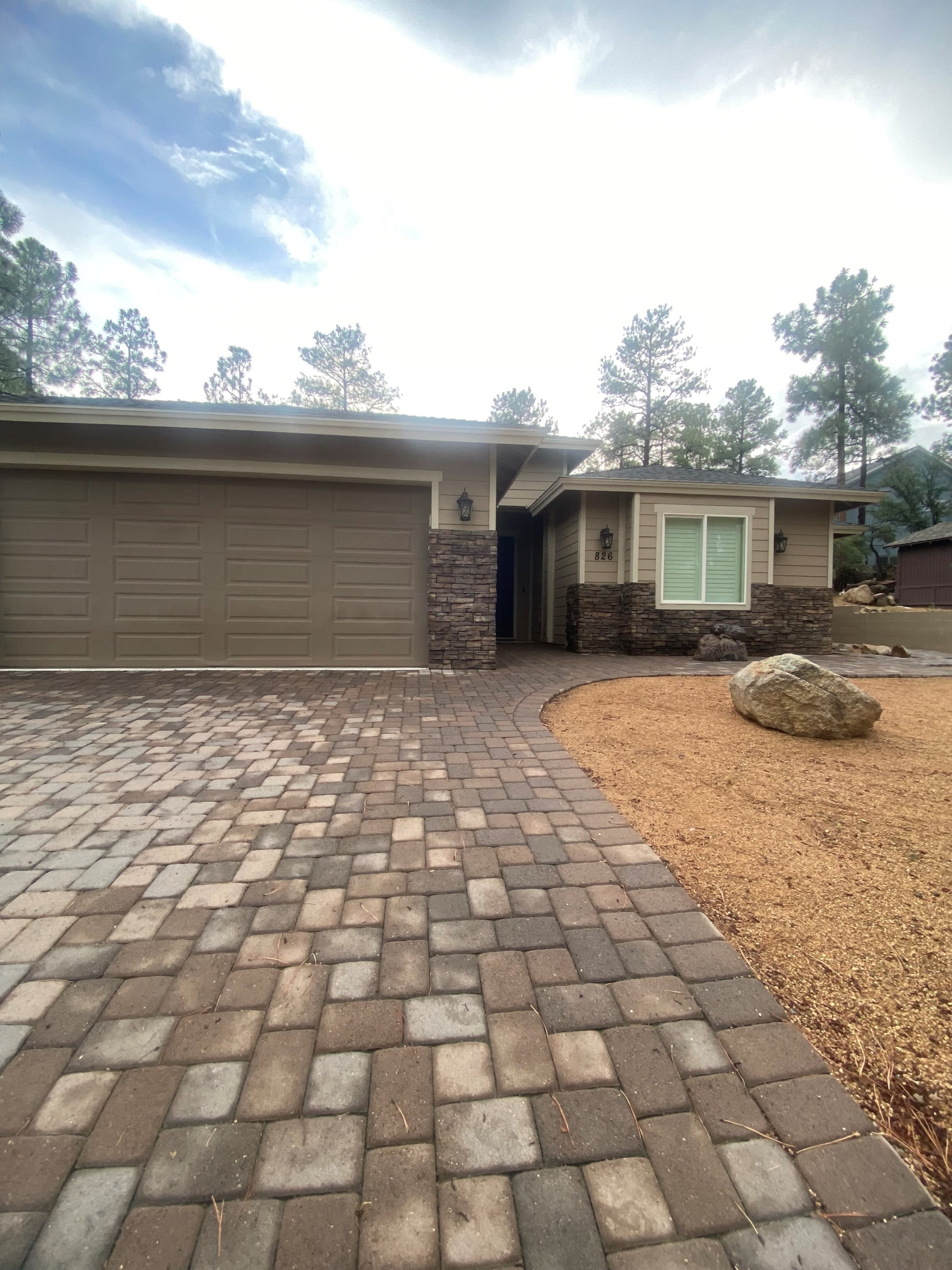 826 Hemlock Avenue – photo 2