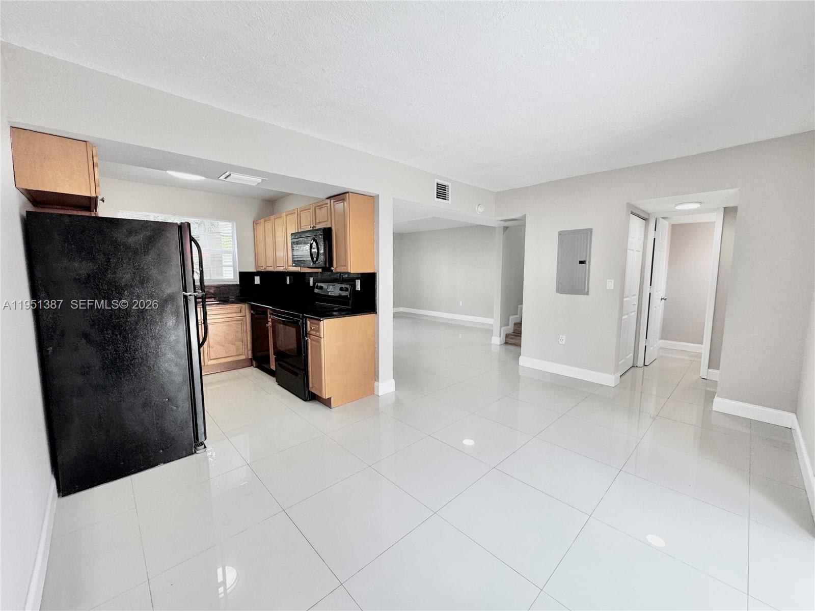 3840 Southwest 52nd Avenue – photo 4