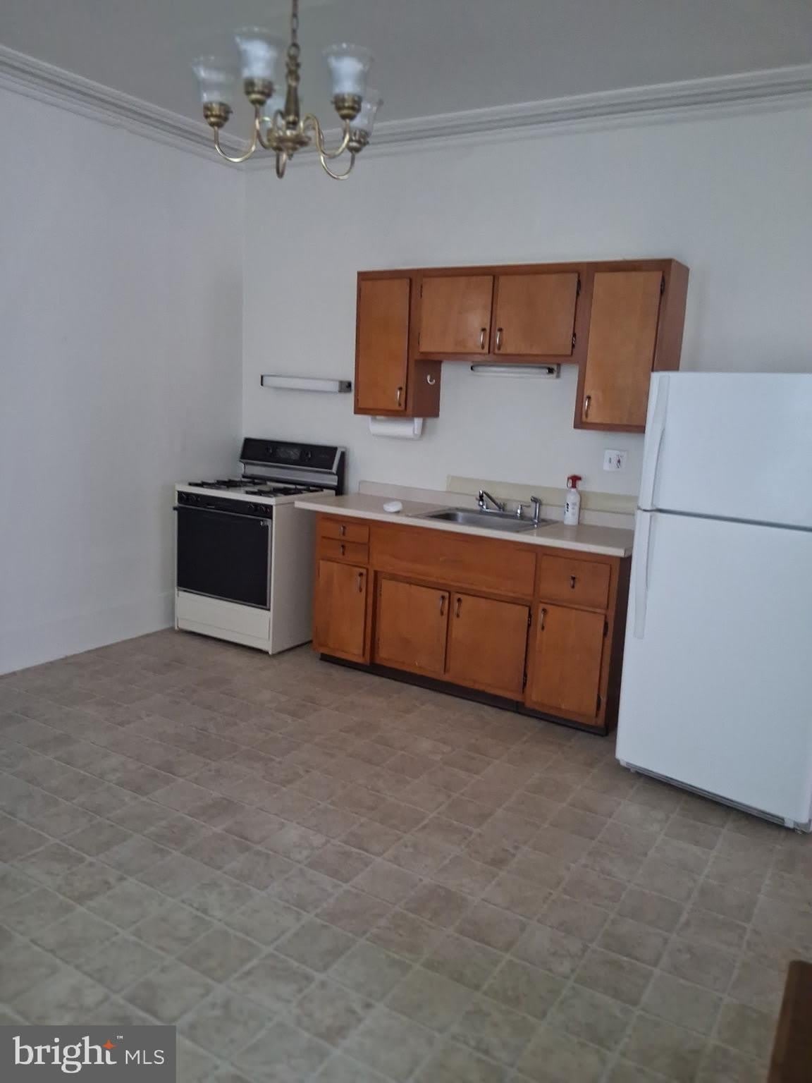 10 RAILROAD Avenue – photo 2