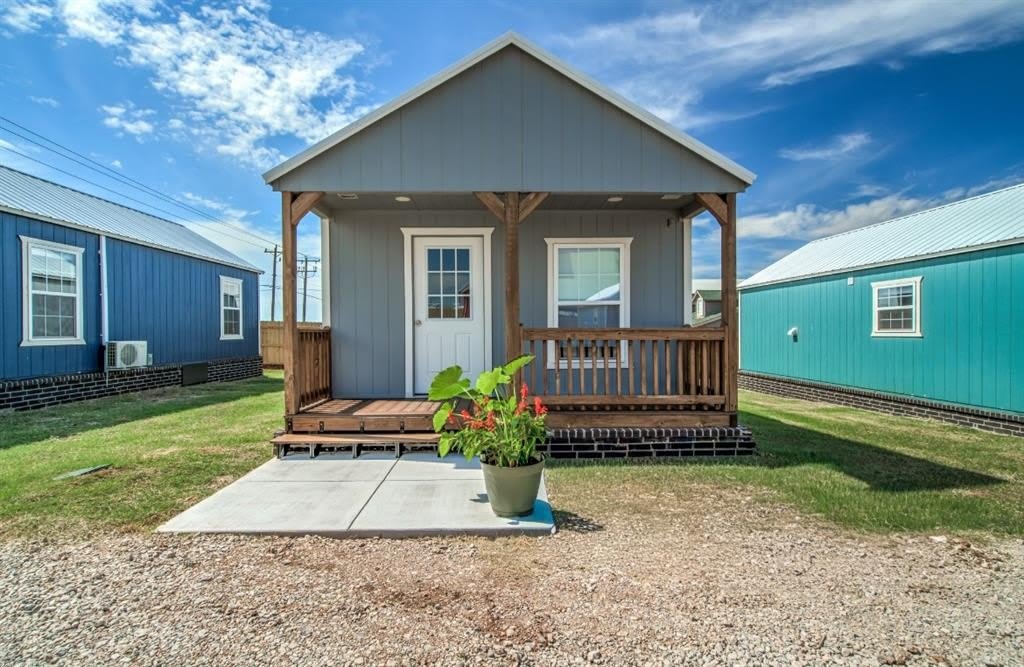 16351 W Highway 66 – photo 1