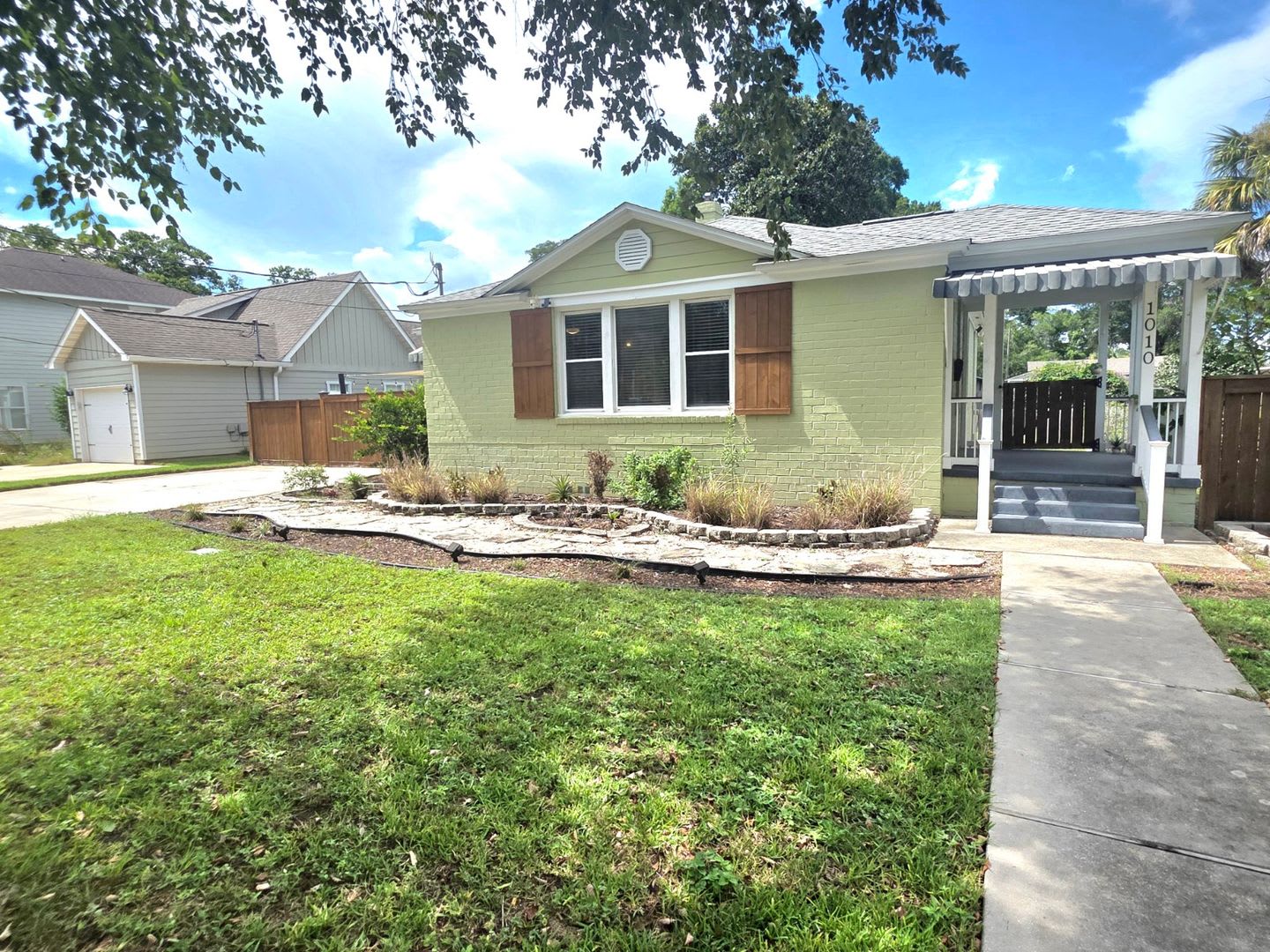 East Hill Living! – photo 2