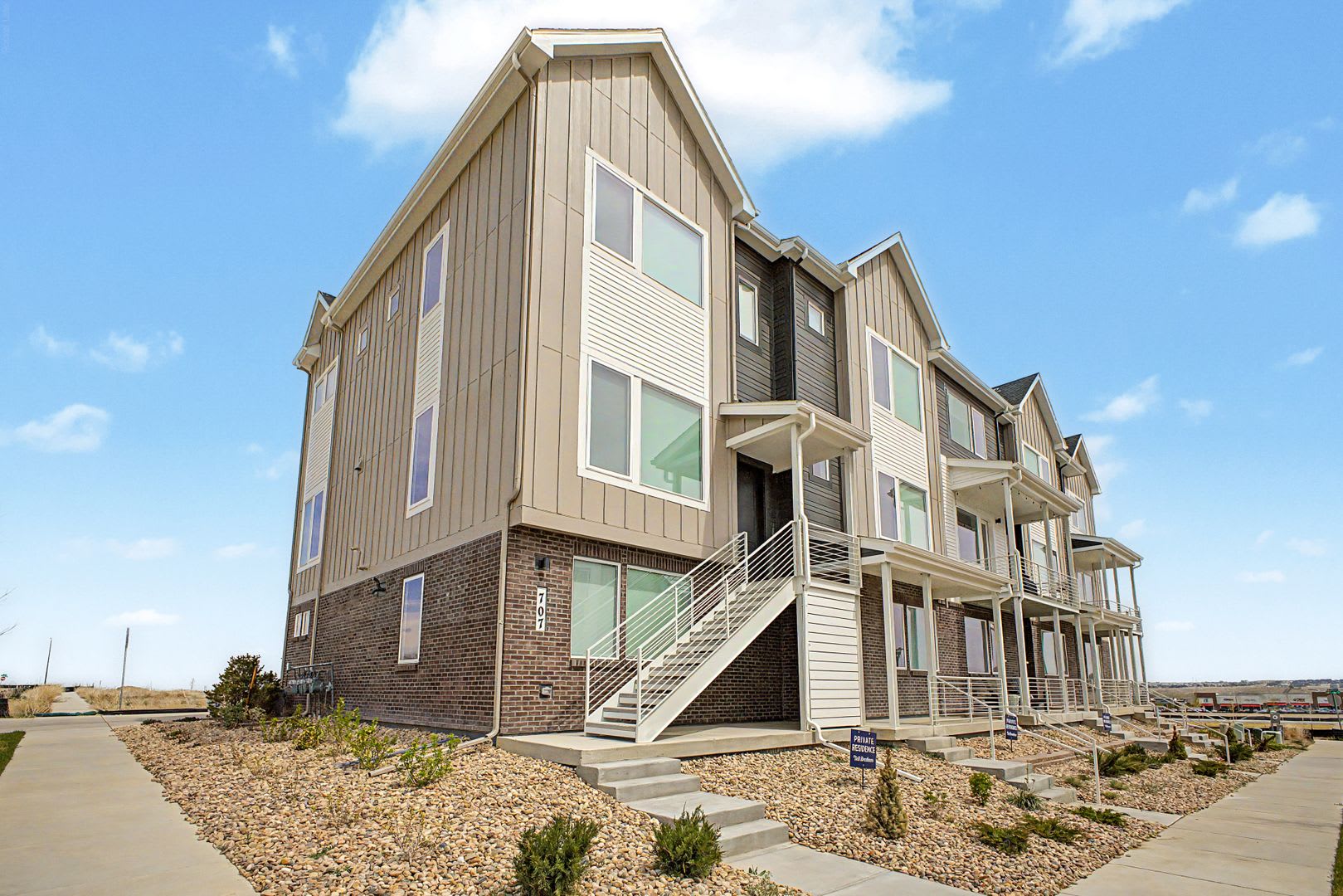 707 Saddle Drive – photo 2