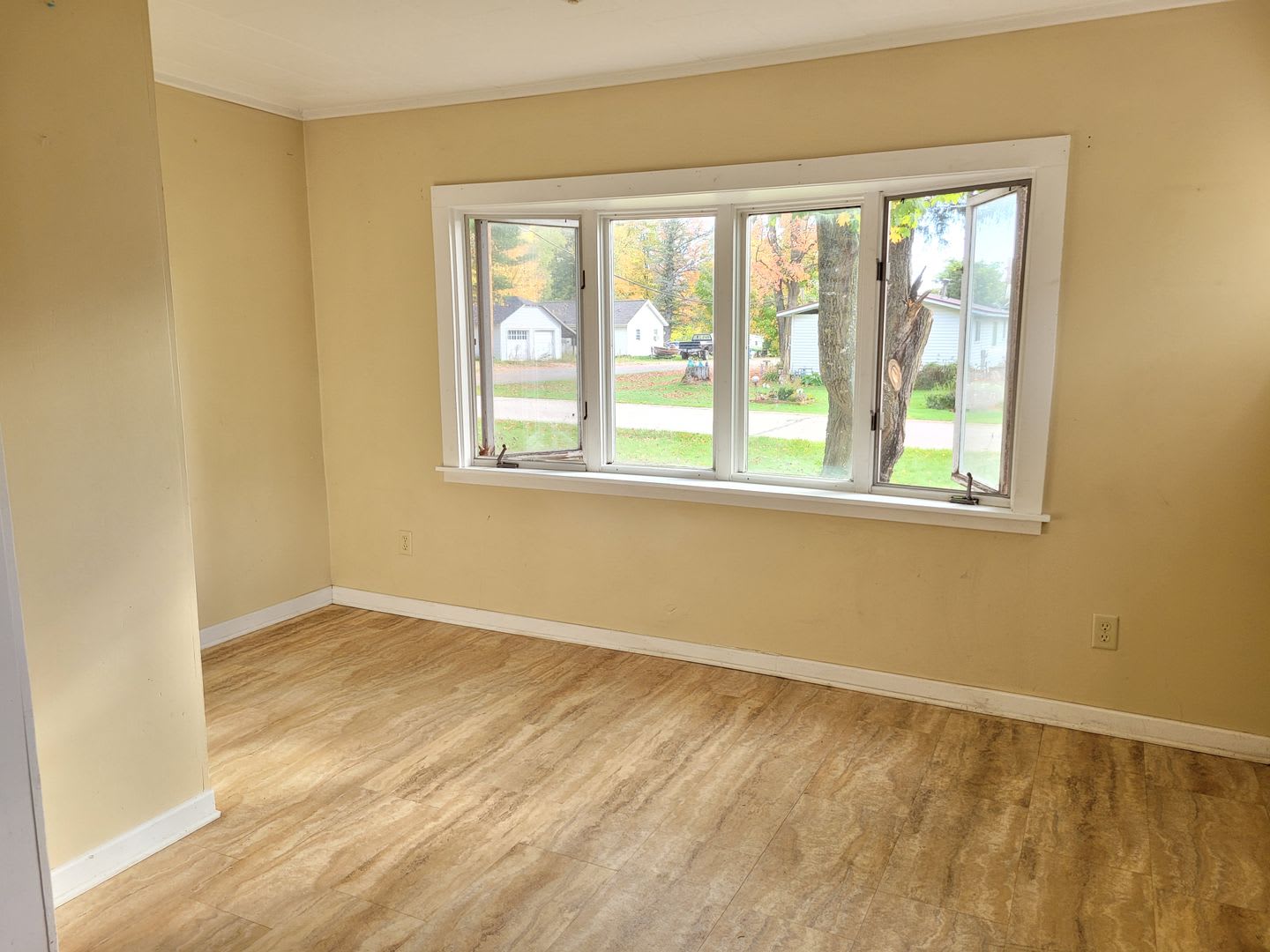 3 Bed 1 Bath Single Family Home In Birnamwood – photo 2
