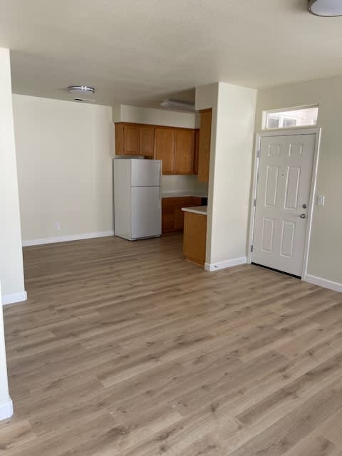 1032 Prospect Avenue – photo 3