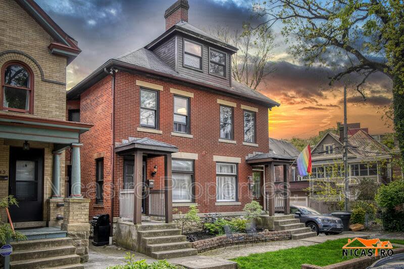 245 Collins Avenue – photo 2
