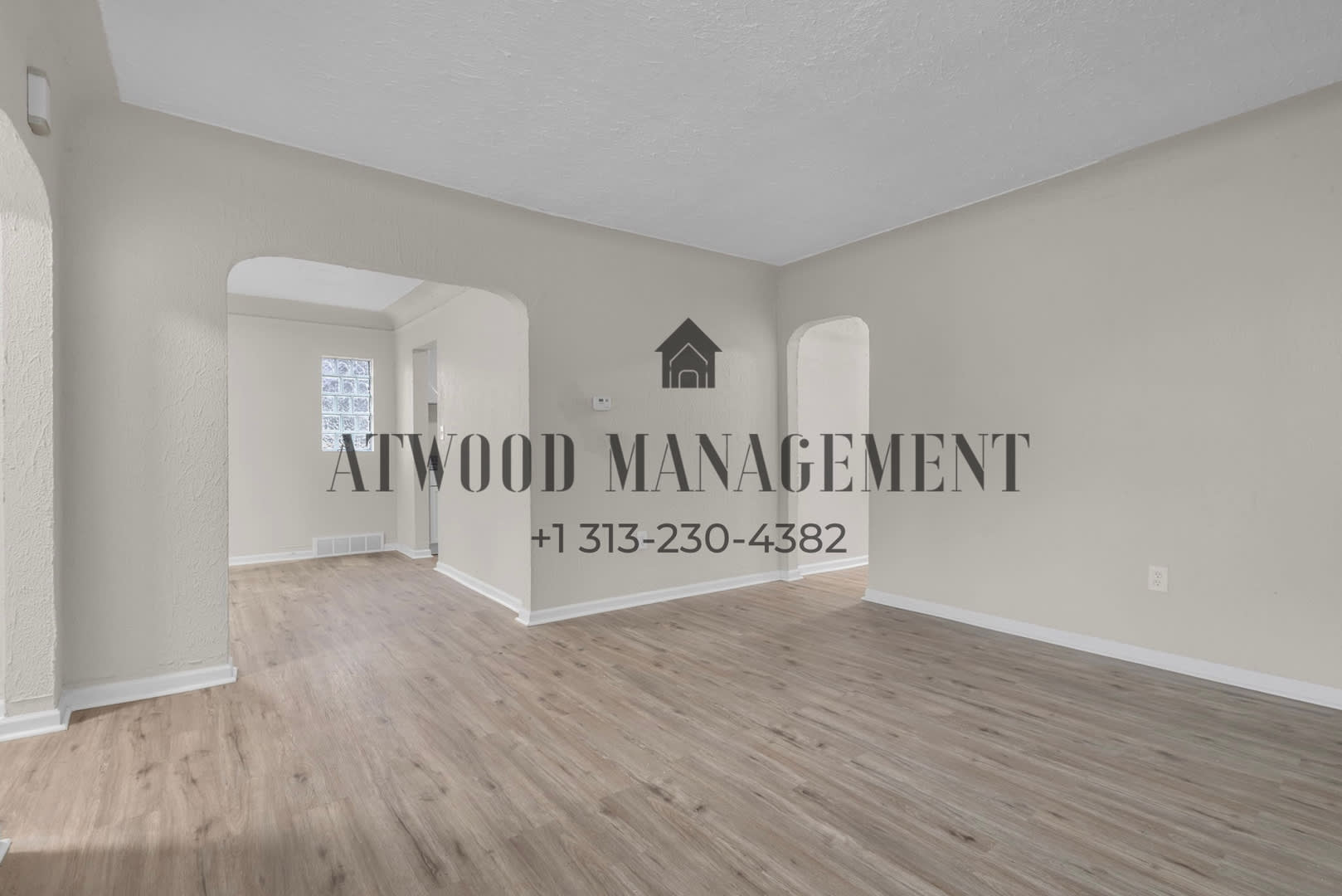 This beautifully updated 2-bedroom, 1-bath single-family home is ready for move-in! – photo 4