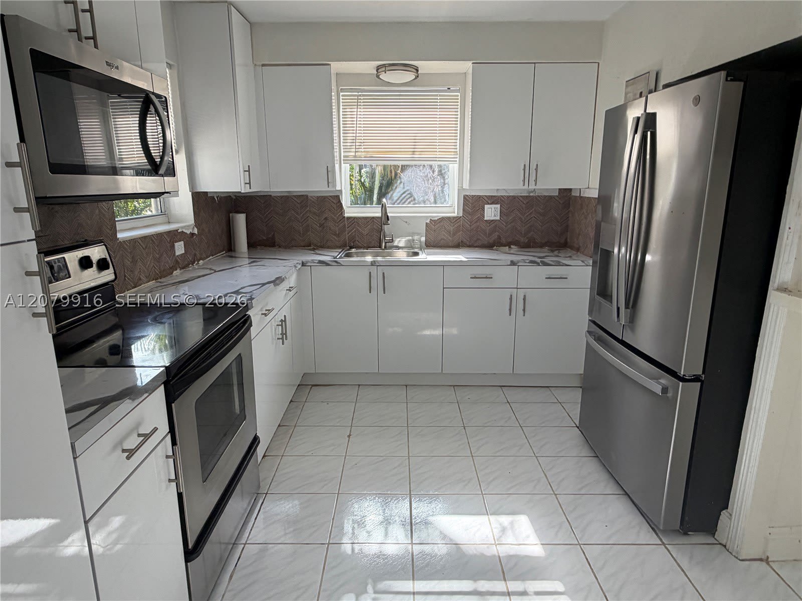2446 Johnson St – photo 4