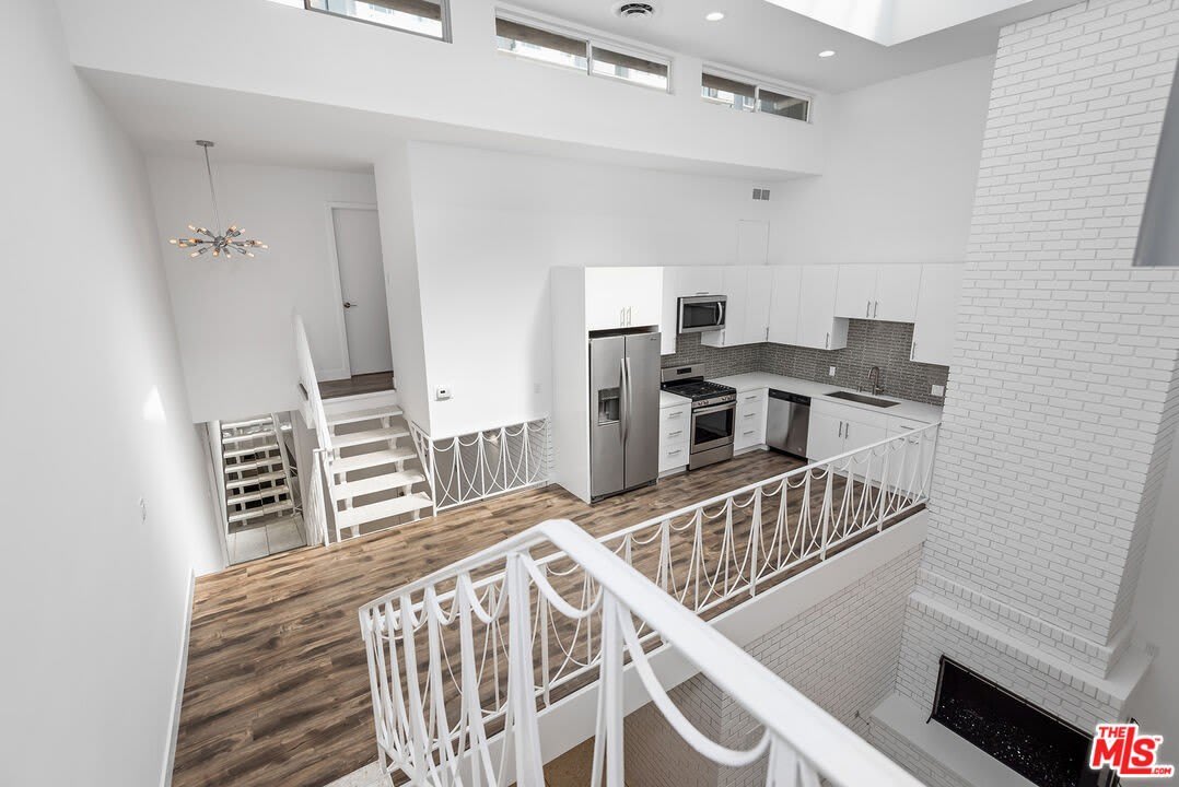 764 N DOHENY Dr – photo 5