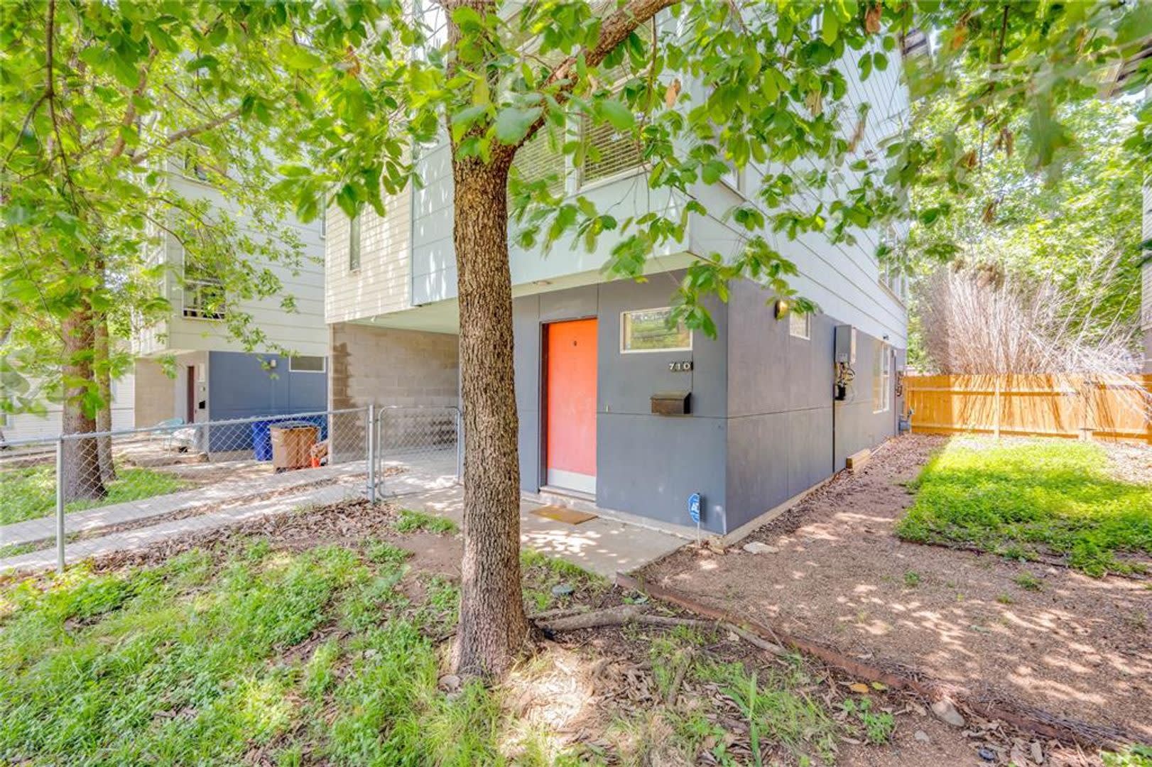 712 E. 45th St – photo 1
