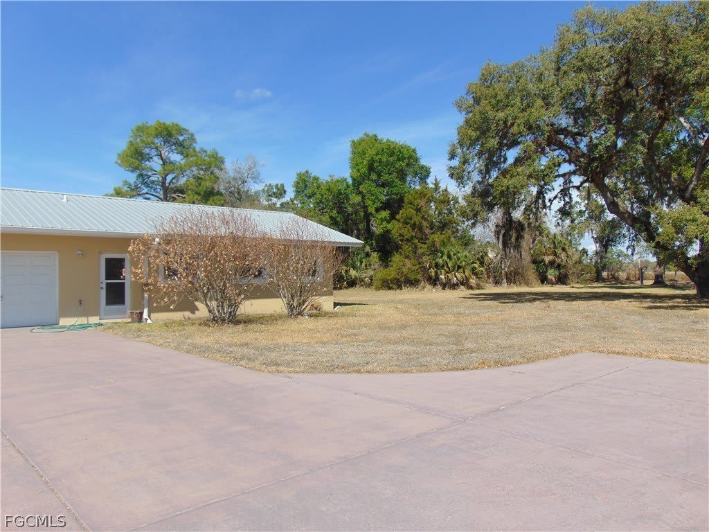 1092 Riverbend Drive – photo 3
