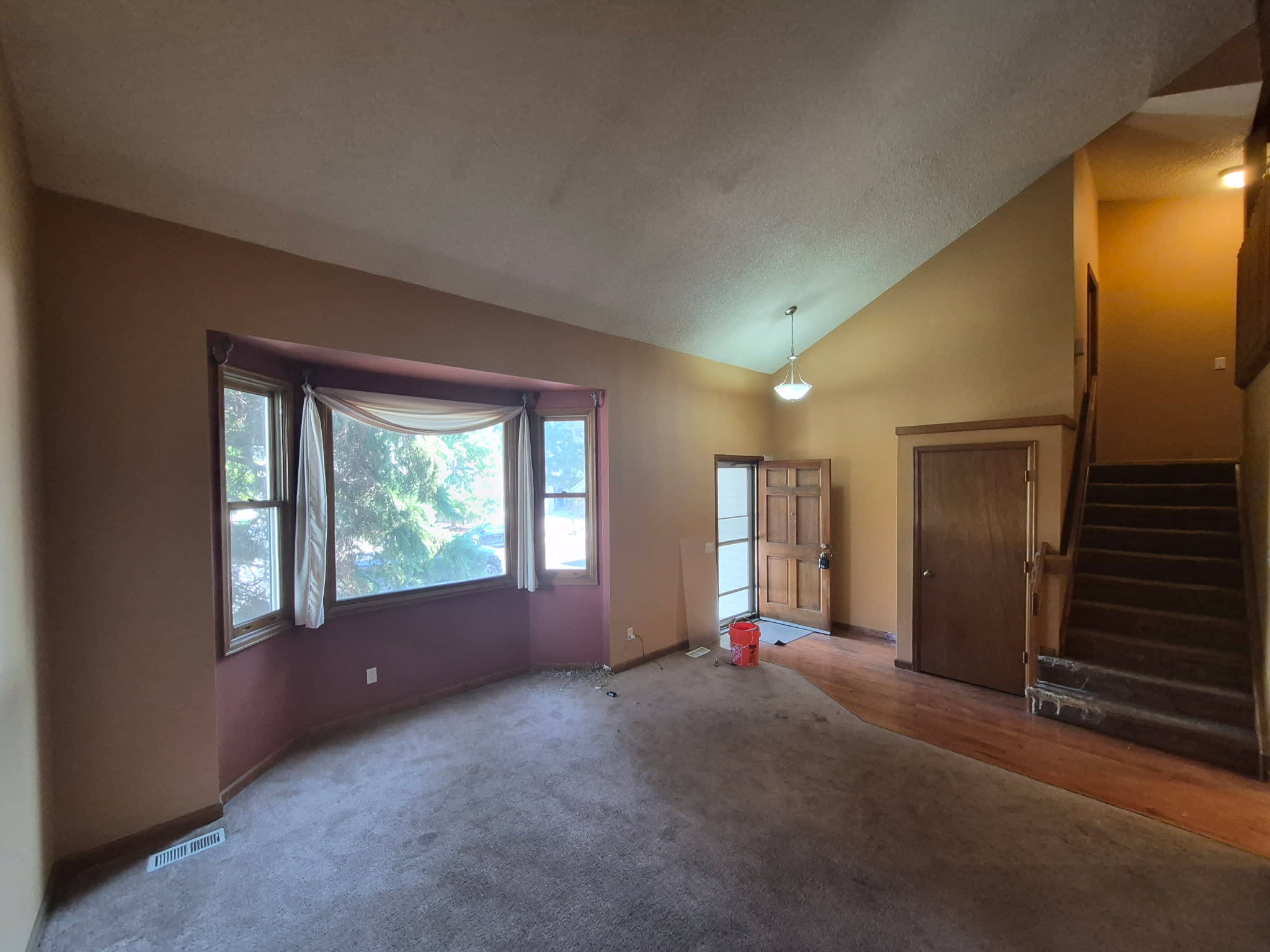 4272 Kingsbury Drive – photo 5