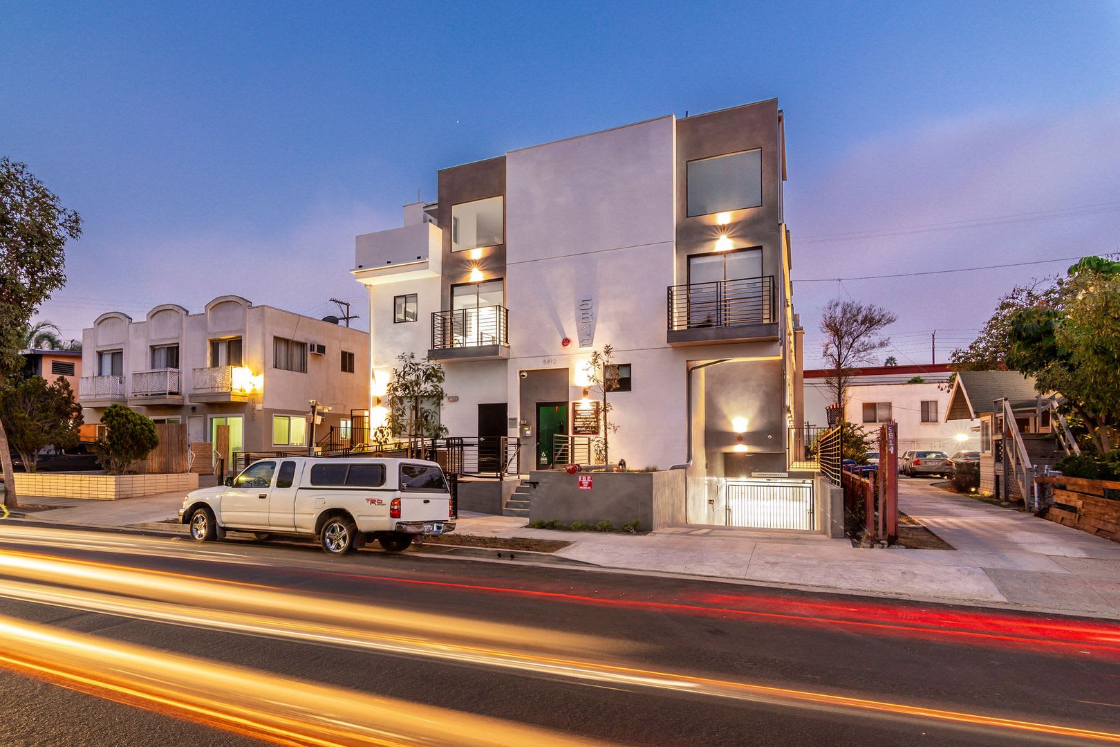 Come home to these New Modern Townhouse in Hollywood! – photo 2