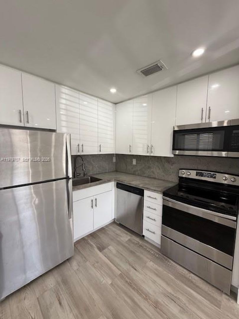 3609 SW 27th Street 0, Miami, FL 33133 – photo 1