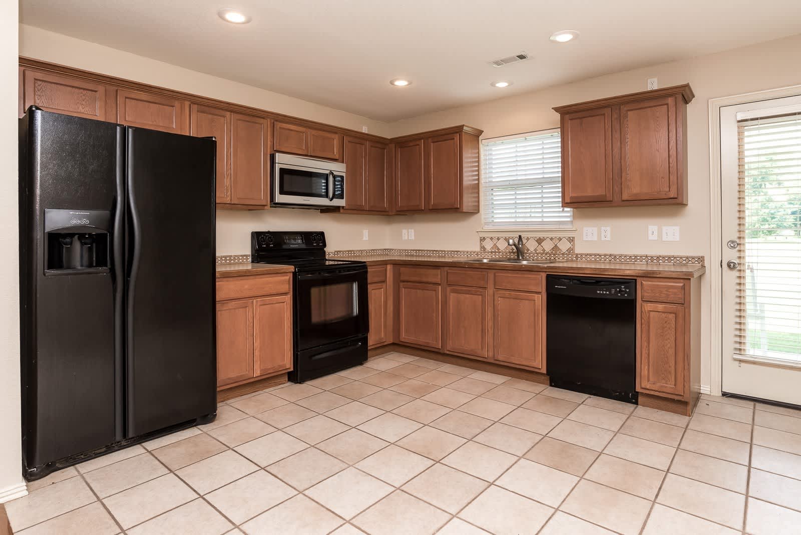 Appliances Included! – photo 3