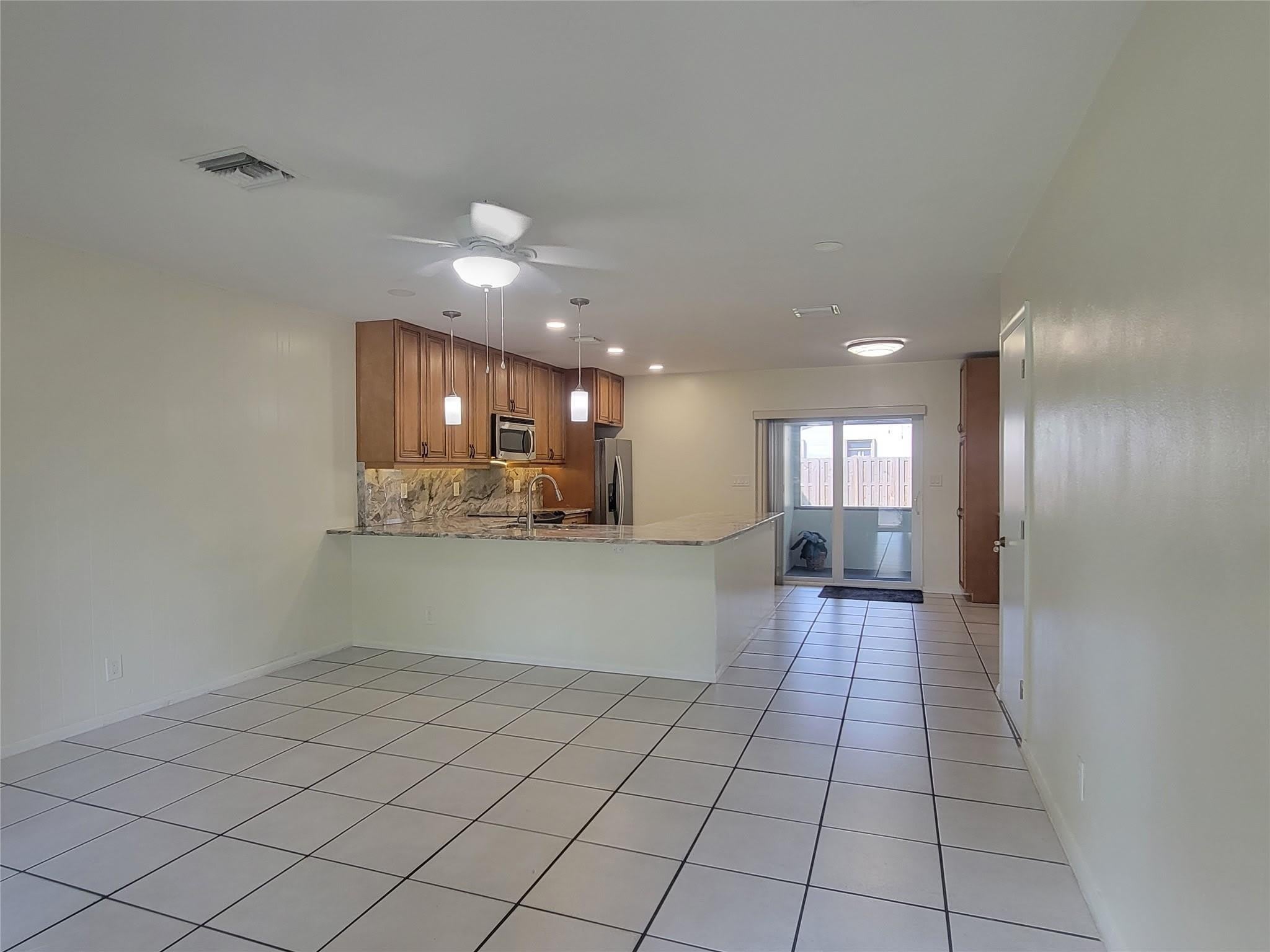 1601 SW 1 Terrace – photo 4
