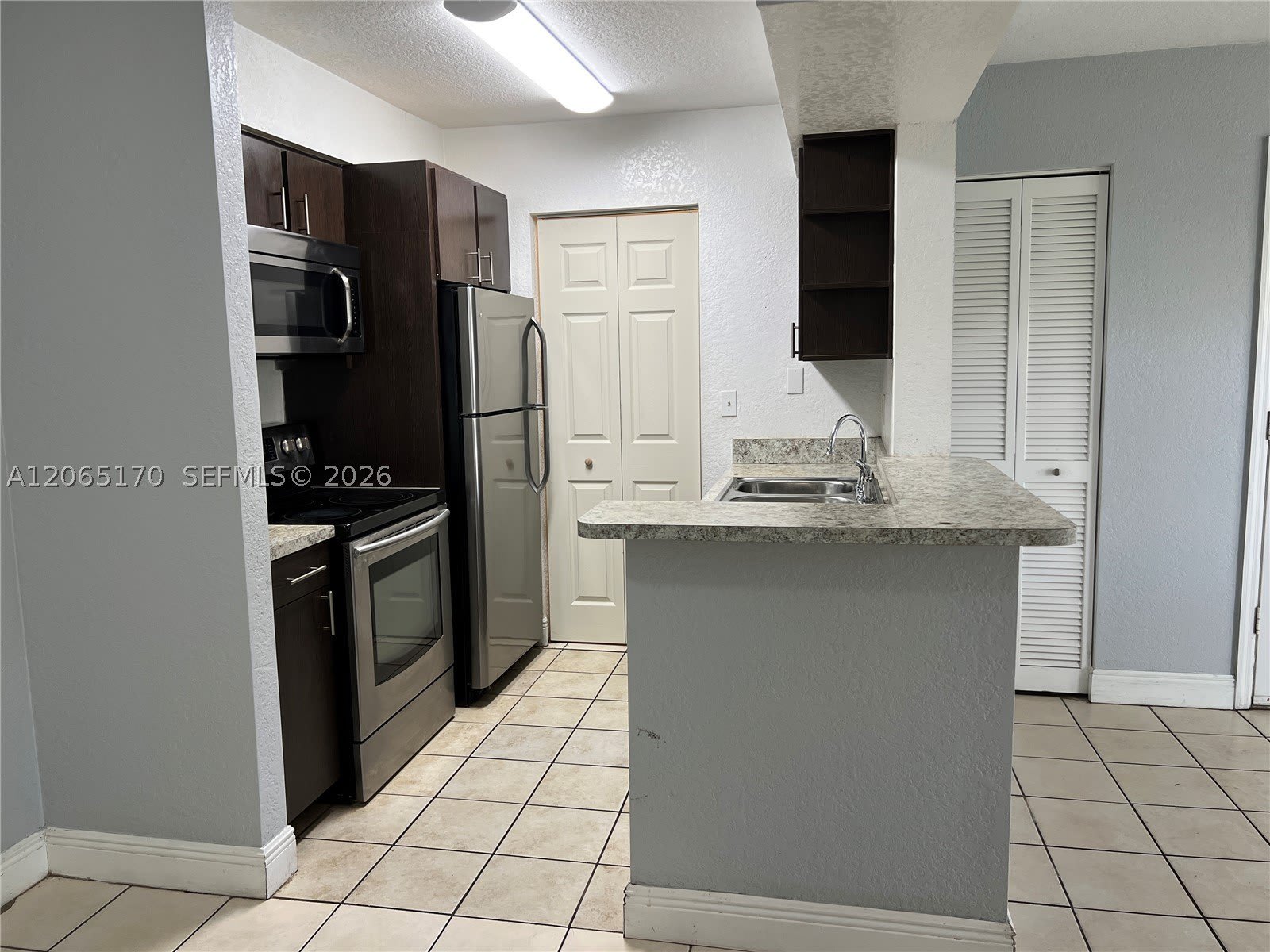 1237 Sw 46Th Ave – photo 5