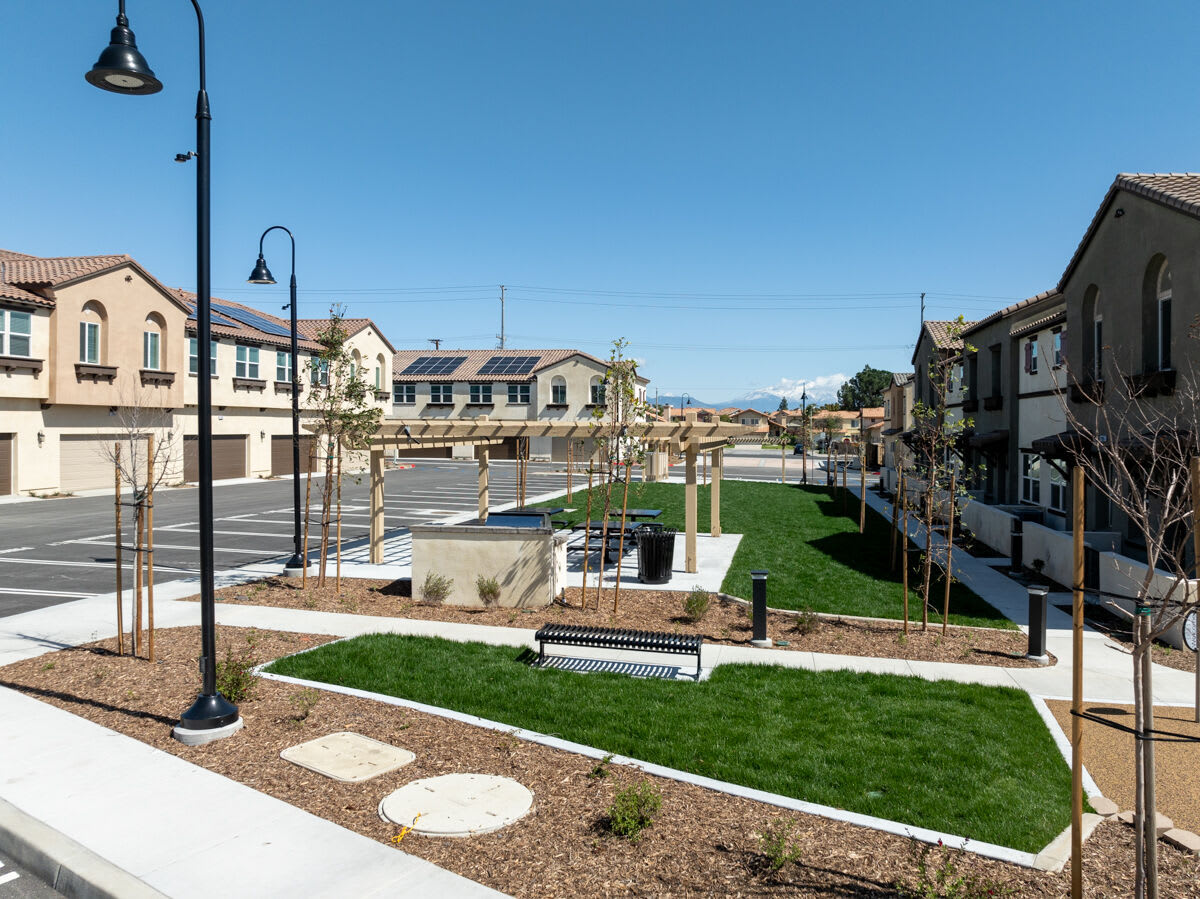 Calista Luxury Townhomes – photo 3