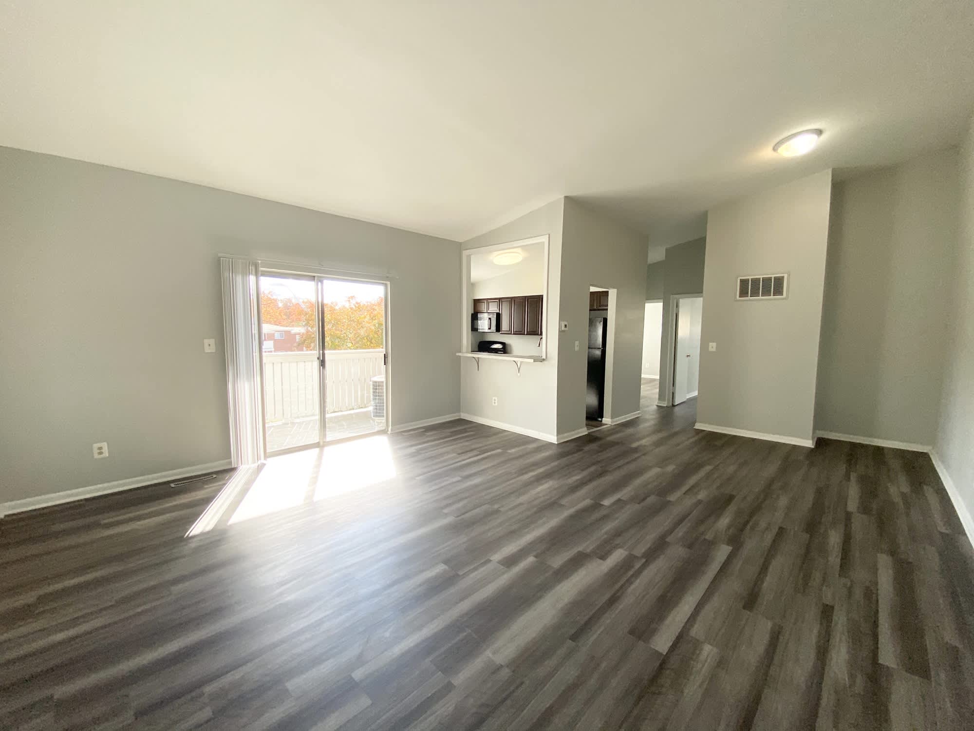 Fox Crossing Apartments – photo 2