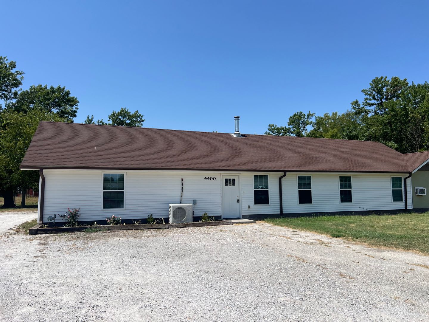 3 Bedroom 1 Bathroom Duplex in Webb City School District – photo 1