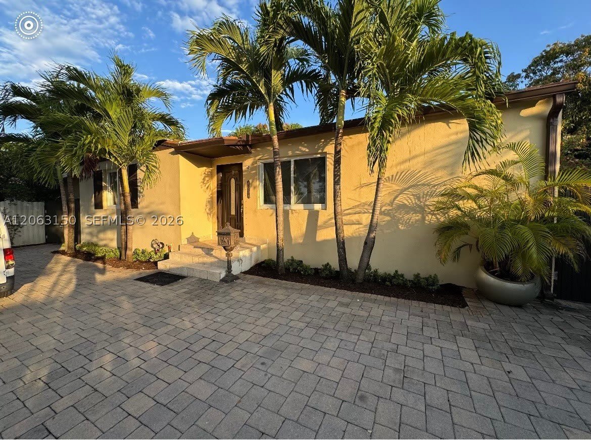 4064 NW 4th Ter – photo 1