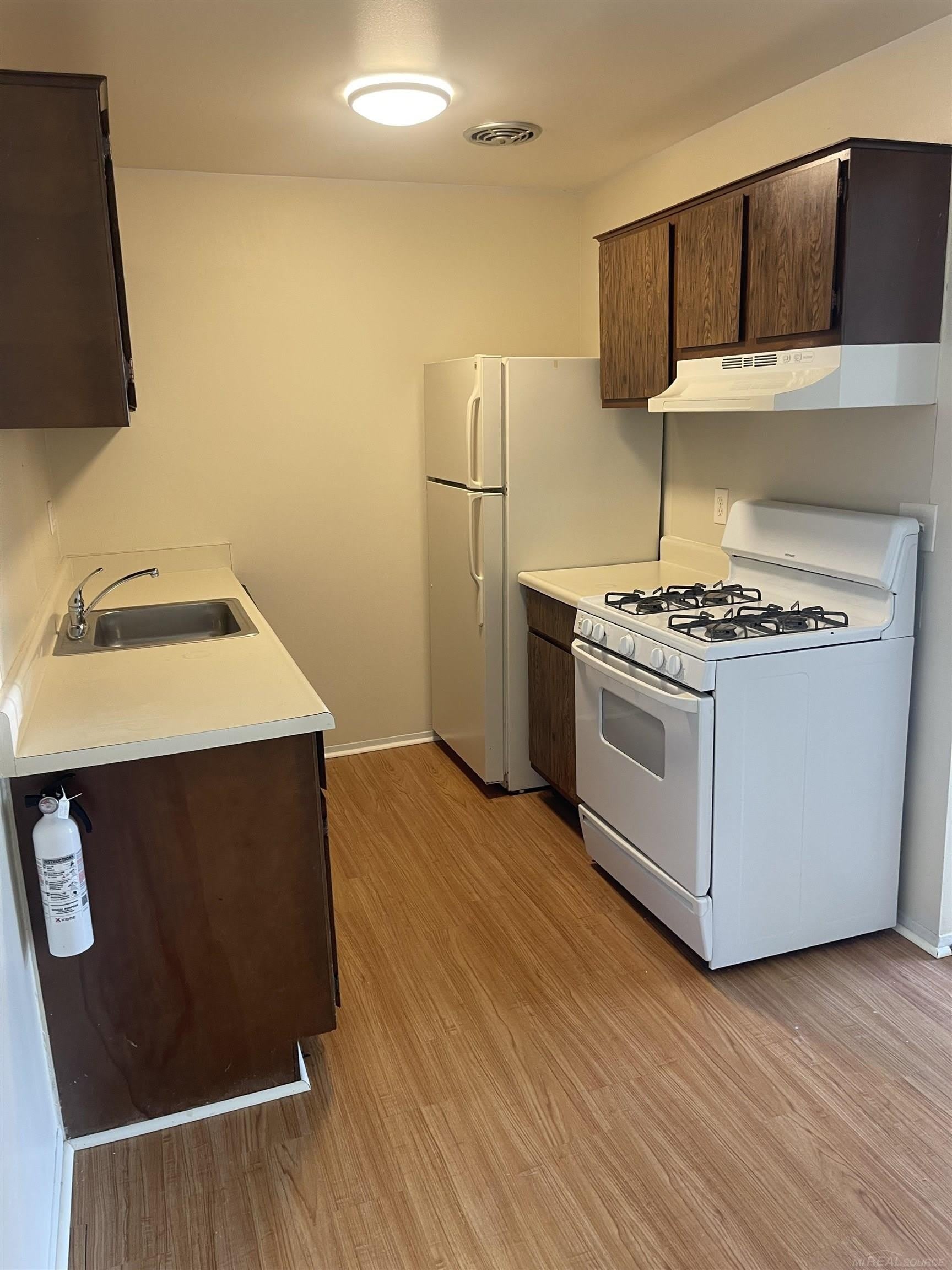 38220 Fairway Court – photo 2