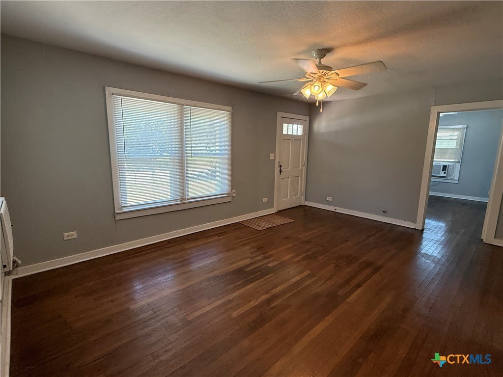 859 Oasis Street – photo 3