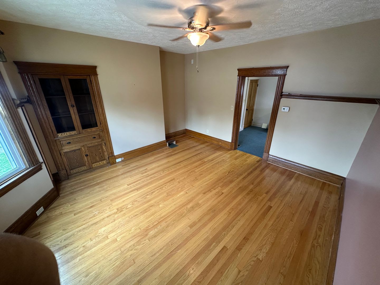 Spacious 3 Bedroom 1.5 Bath Two-Story Home – photo 4