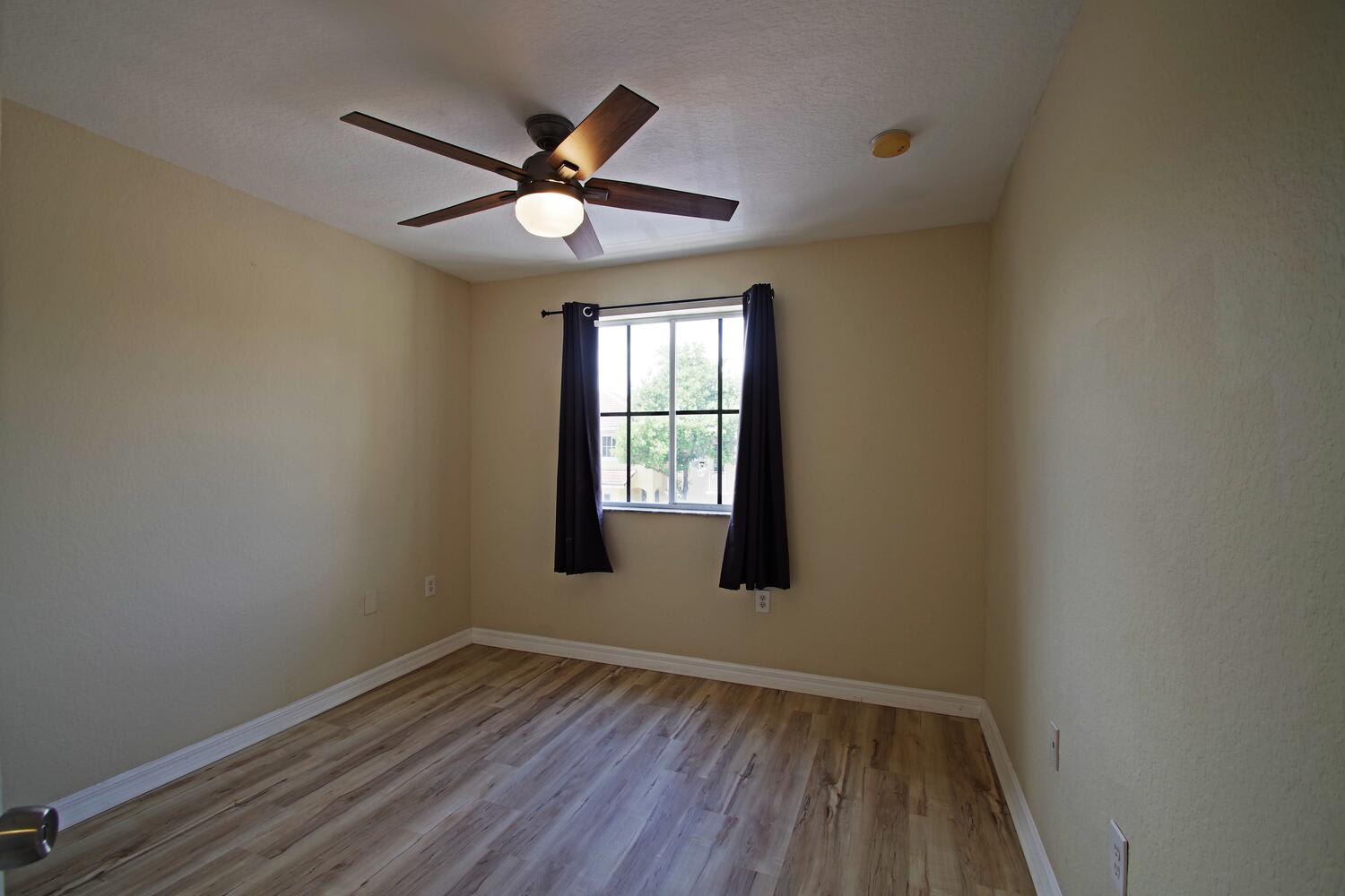 1904 Sw 60 Ave – photo 4