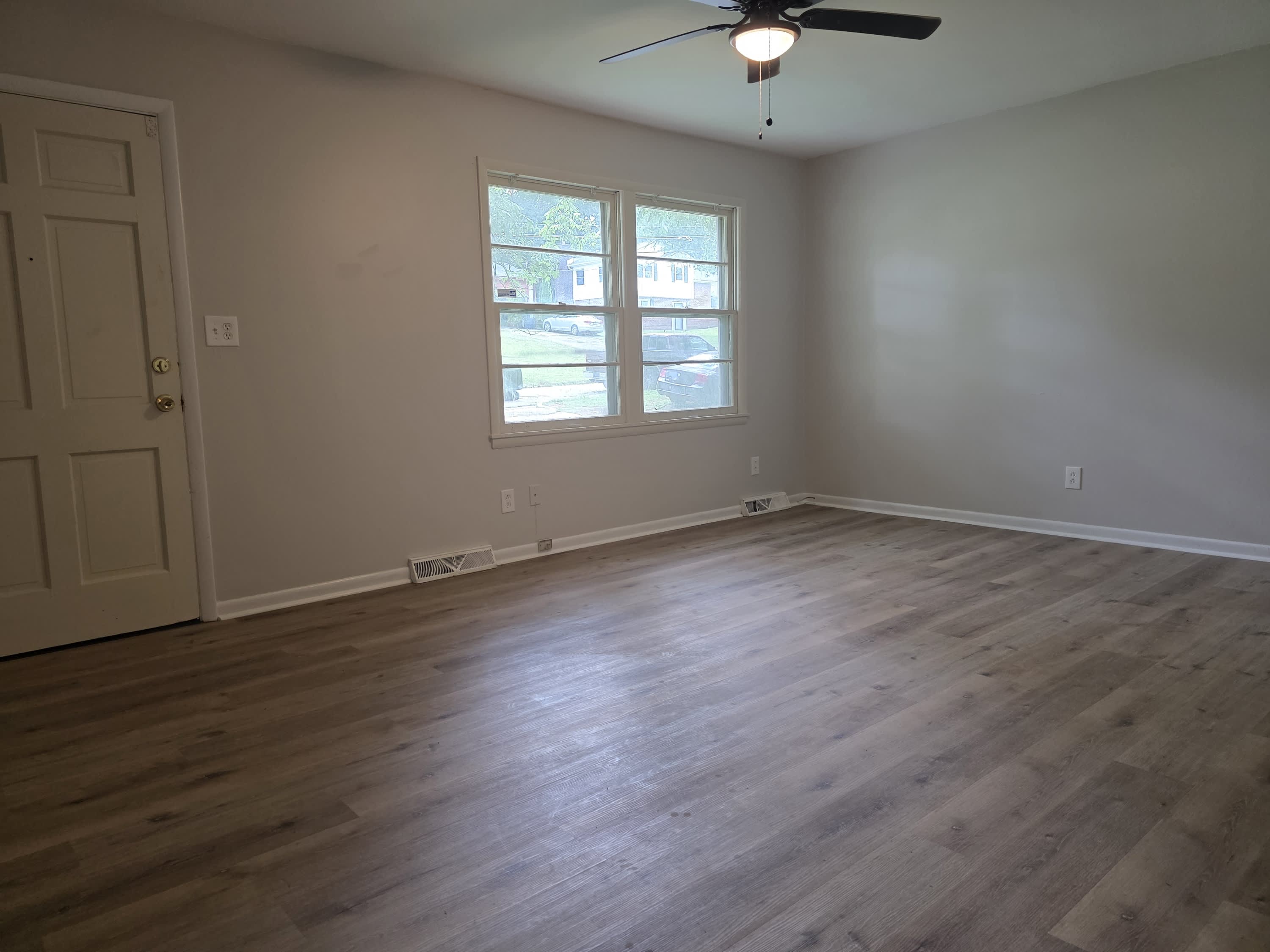 2804 Brett Road Northwest – photo 2