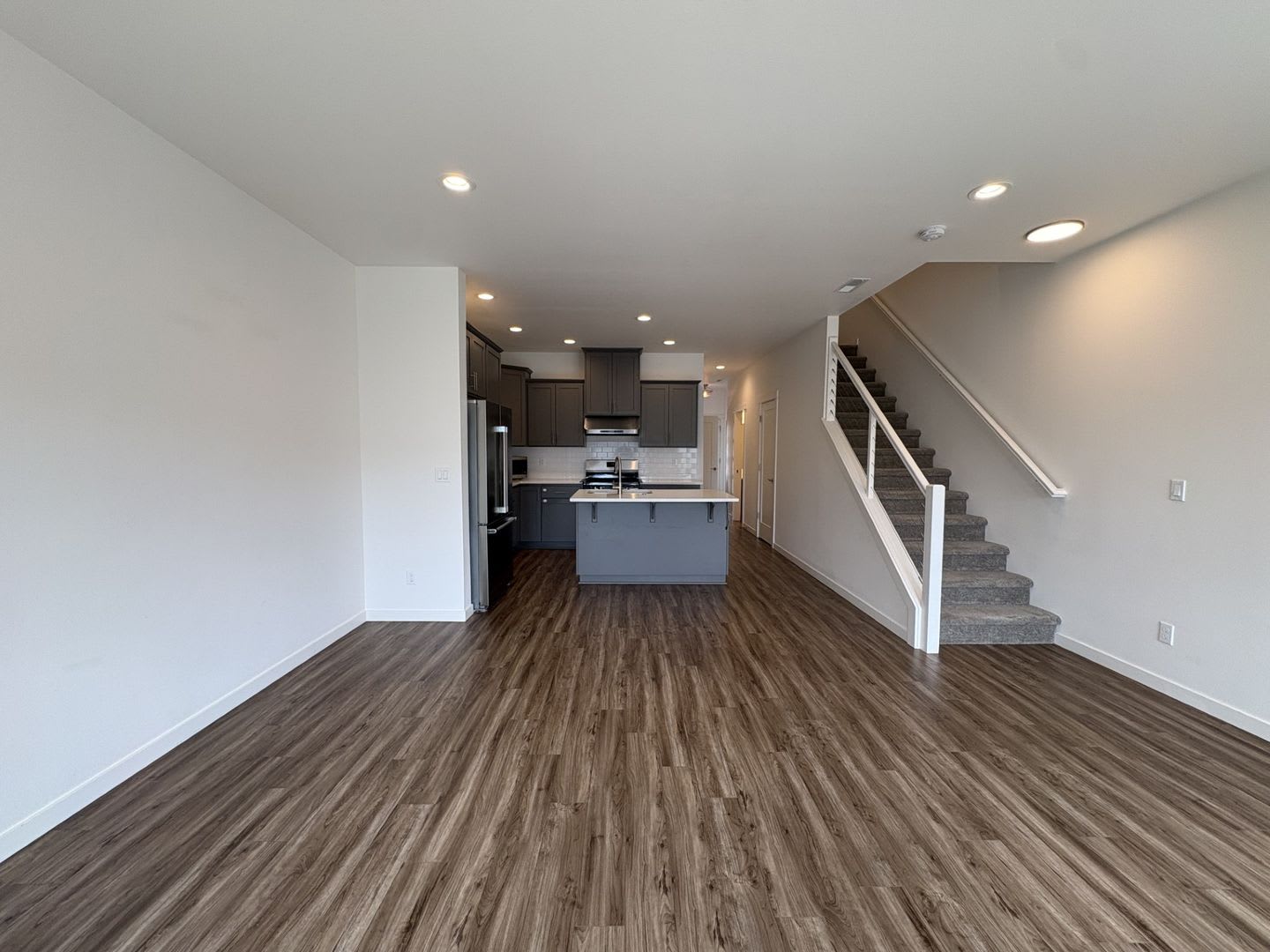 Modern 2‑Bedroom Salem Home with Bonus Room, Garage & Fenced Yard – photo 3