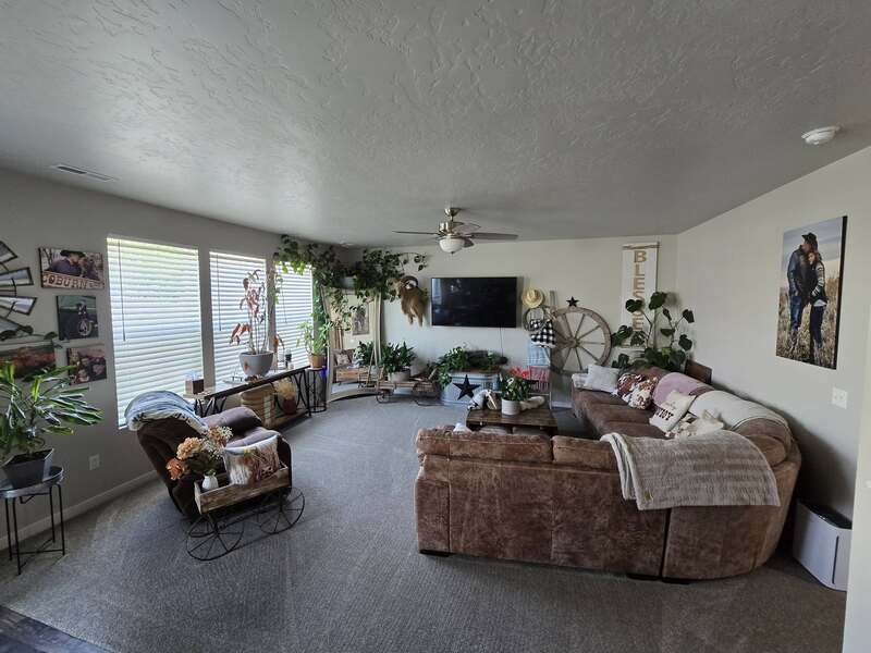 238 South Iceberg Lake Avenue – photo 2