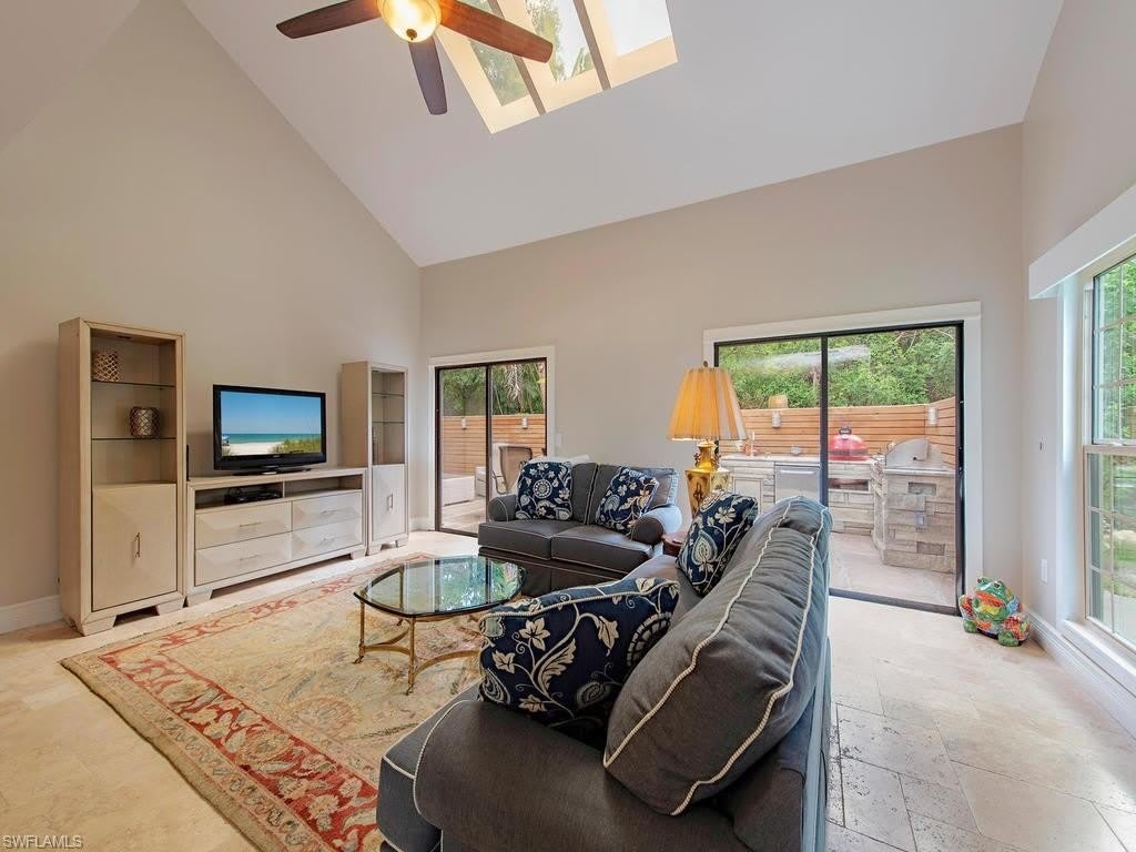 840 Meadowland Dr – photo 5