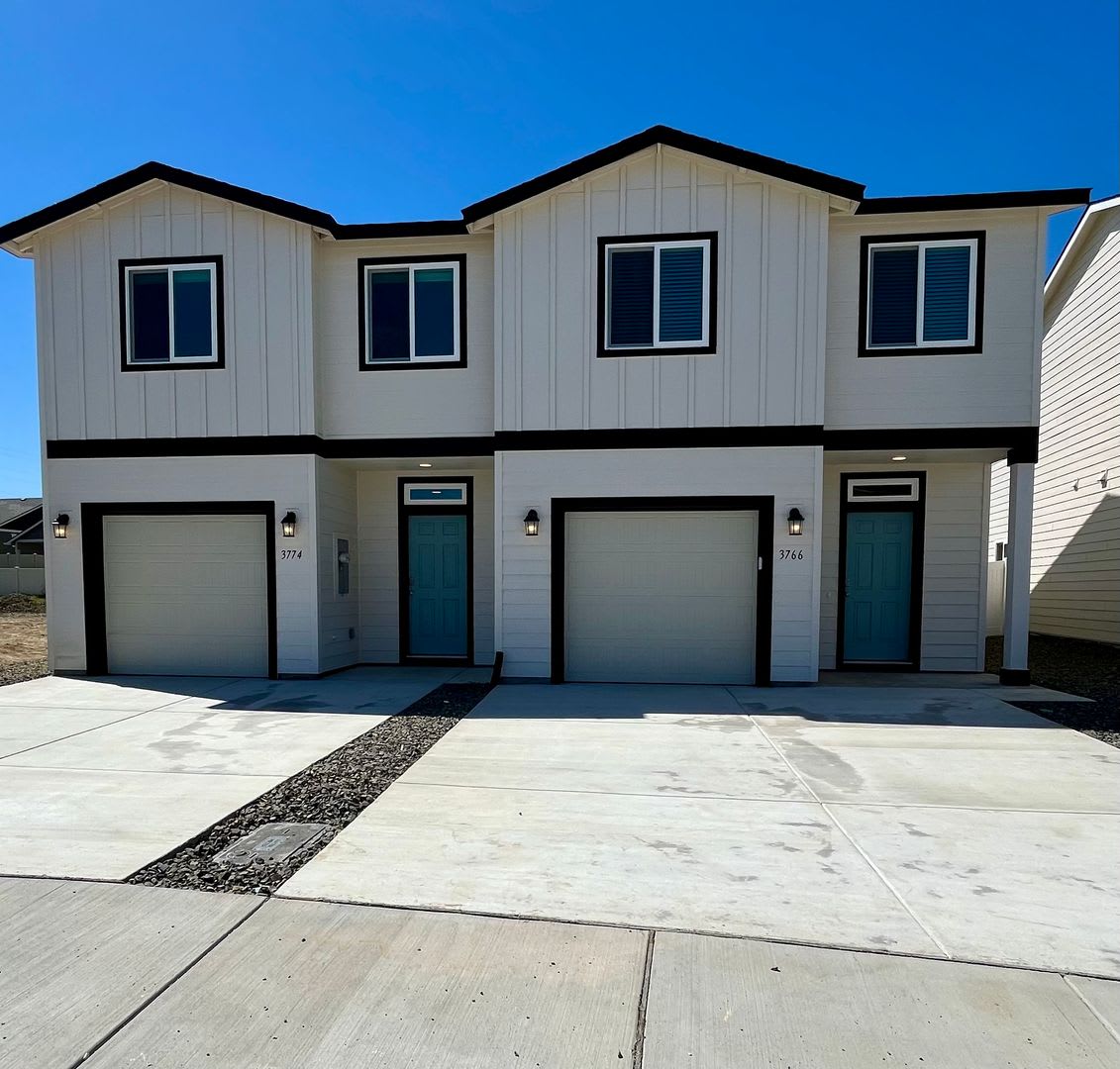 Corner Townhome! – photo 2