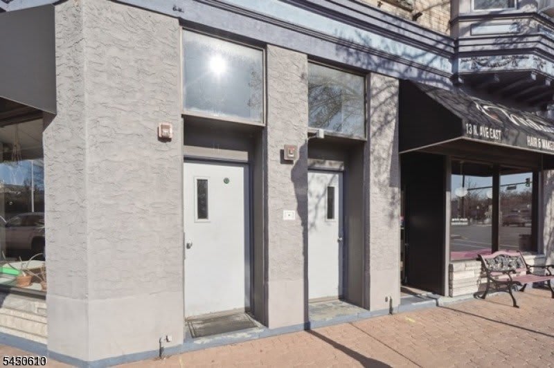 11 North Ave – photo 3