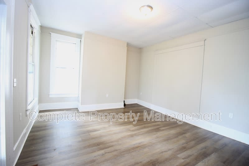 524 Fulton Avenue Southwest – photo 2