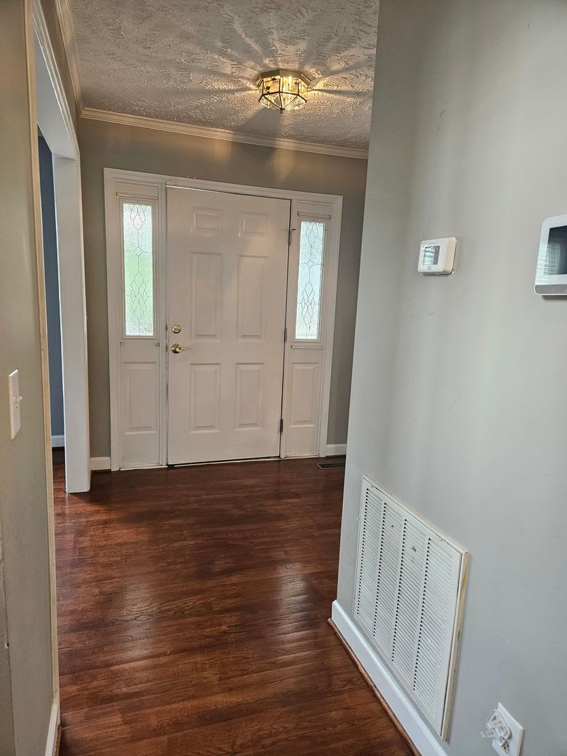 4 Bedroom 2 5 Bath Home Located In The Established Neighborhood Kings Grant – photo 2