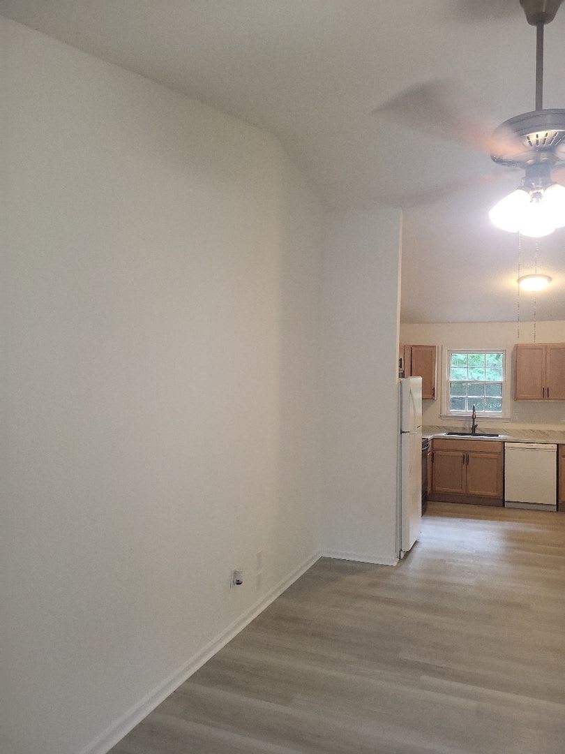 Nice 2 bedroom 2 bath duplex-$200 off First Month's Rent and 20% Agent Commission – photo 5