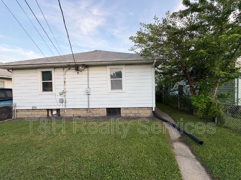 4814 East 10Th Street – photo 4