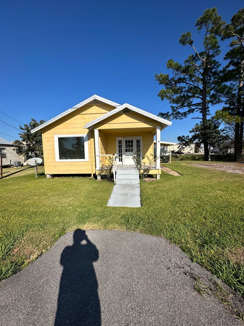 Spacious 3BR/1BA Home in Houma – photo 3