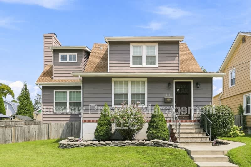 111 Westmont Ave – photo 1